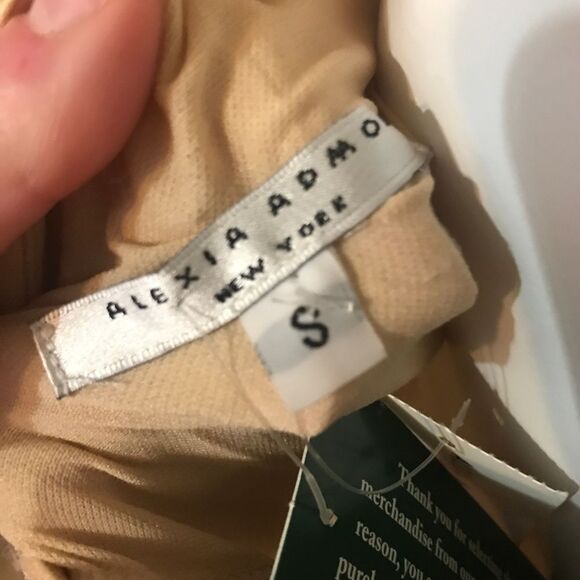 NWT Sleeveless lacey women's dress - Picture 3 of 4